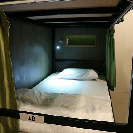 The Campus Hostel Bangkok Exteriör bild