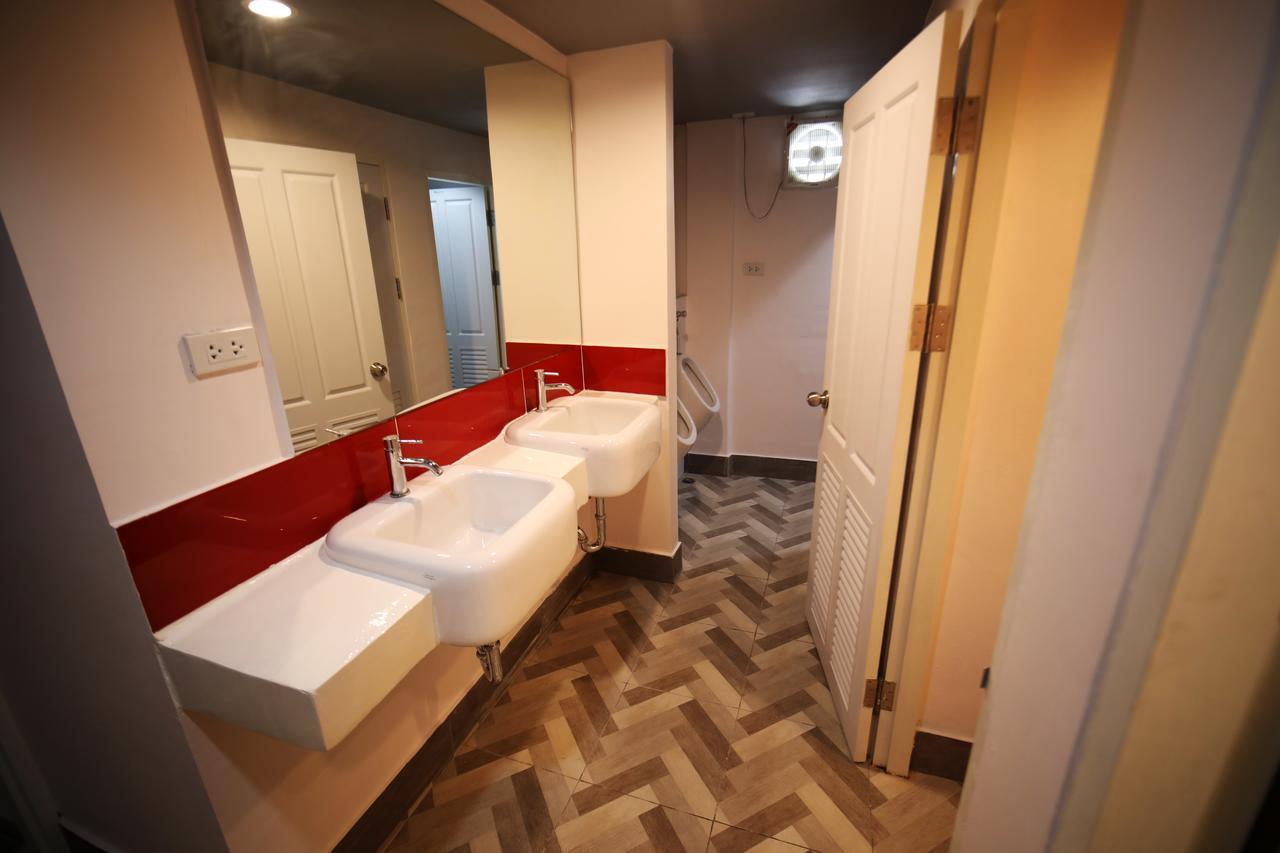 The Campus Hostel Bangkok Exteriör bild