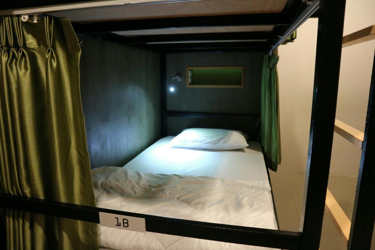 The Campus Hostel Bangkok Exteriör bild